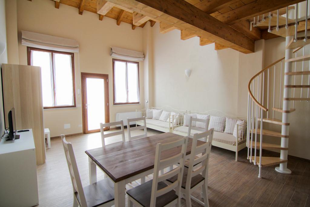 Agriturismo Cascina Della Fontana Лоді Номер фото