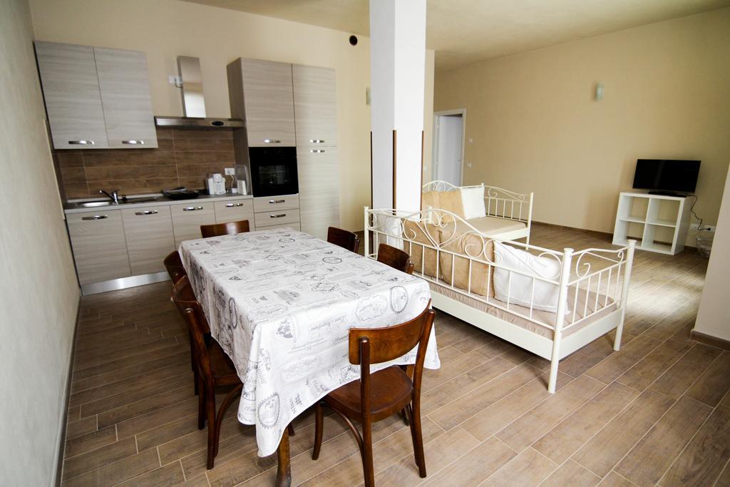 Agriturismo Cascina Della Fontana Лоді Номер фото